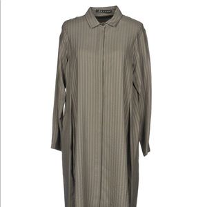 Sofisticate comfy Button down